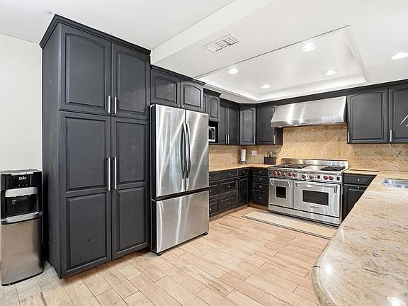4th image of 12661 Ridgeton Dr