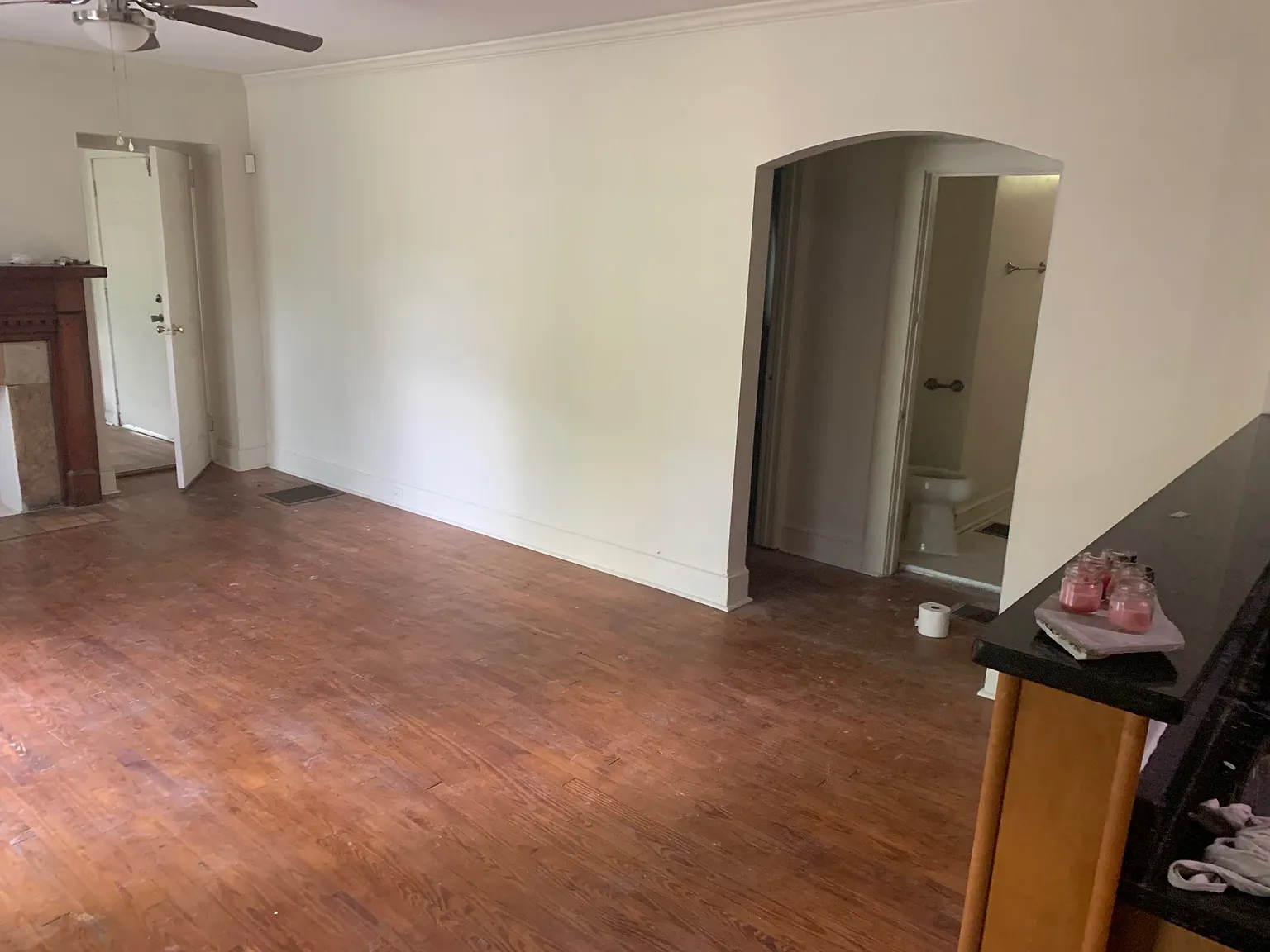 3 bed, 1155 sqft, $2,200 — Photo 2