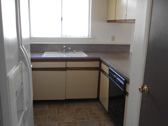 2nd image of 3318 W Shields Ave APT 101
