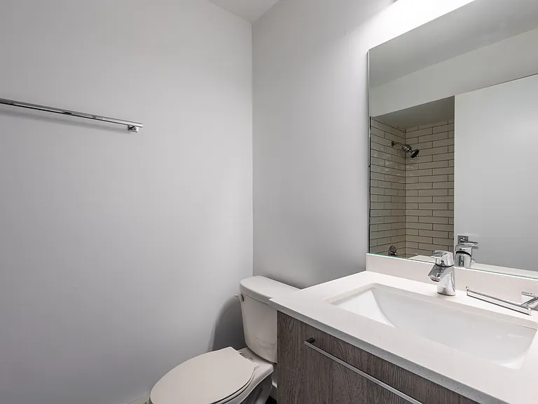 7621 N Sheridan Rd #1 — Photo 8