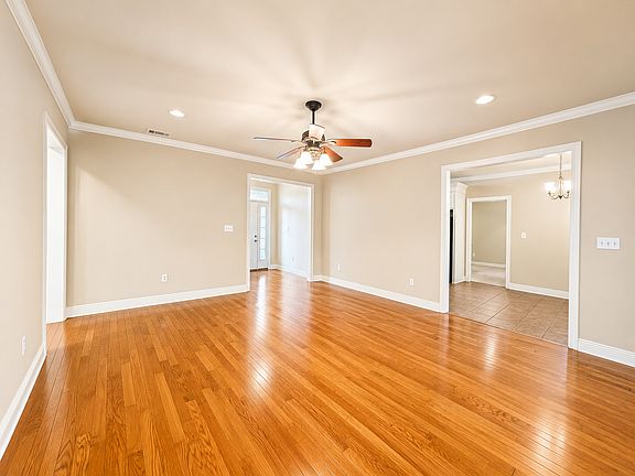 3rd image of 22 E Spanish Oaks