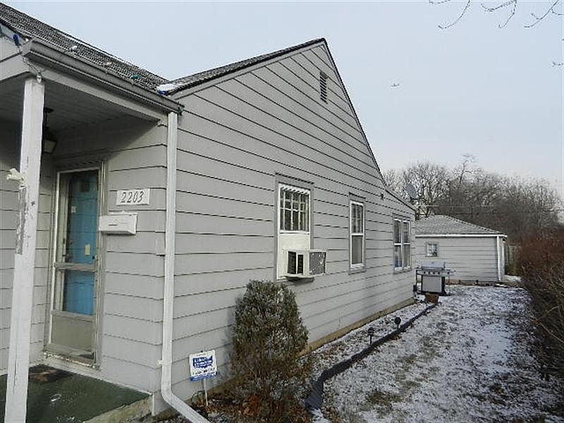 2nd image of 2203 Emerson Ave