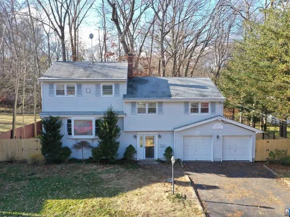 365 Bradley Ave, Northvale, NJ 07647