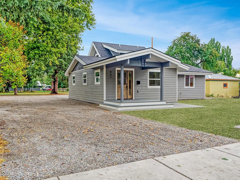 921 Columbia Ave