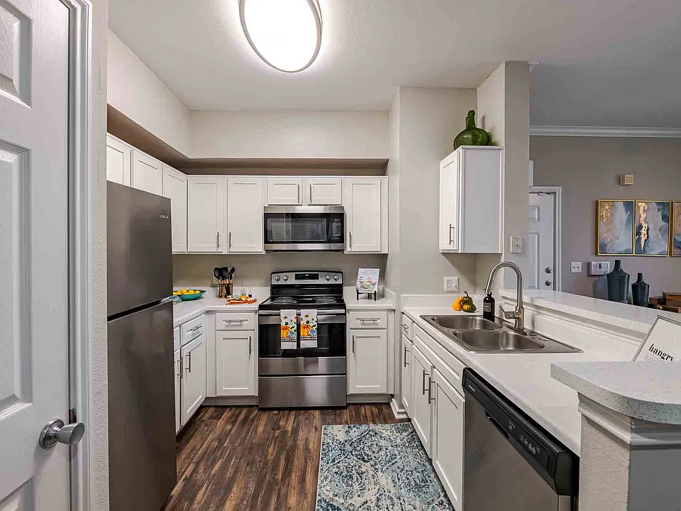Rockbrook Creek Apartments