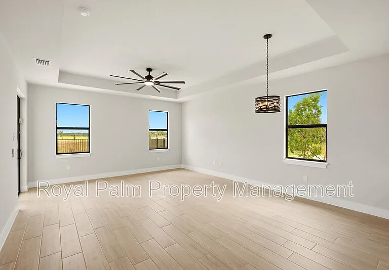 2616 NW 9th Ave — Photo 11