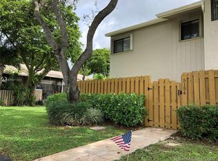 5154 S University Dr, Davie, FL 33328