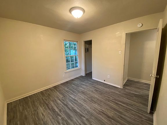 2nd image of 1612 Alamo Ave