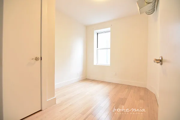 Rented by Bohemia Realty Group | media 7