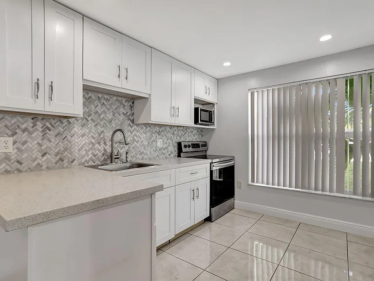 4156 Inverrary Dr #111 — Photo 11