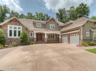 5505 S Dunrobin Dr, Springfield, MO 65809