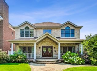 5698 N New Hampshire Ave, Chicago, IL 60631