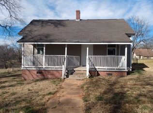 714 Jefferson St, Clinton, SC 29325