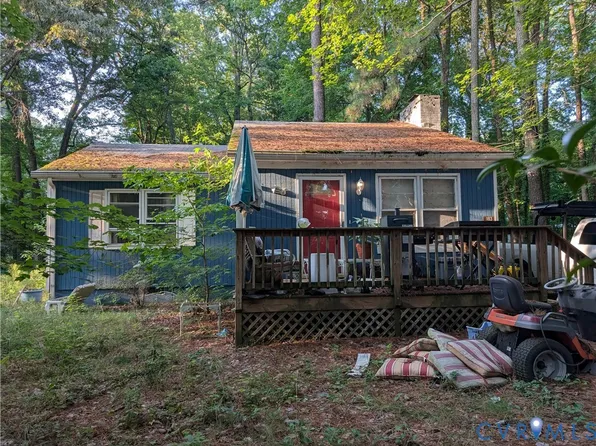 183 Greenway Dr, Hartfield, VA 23071