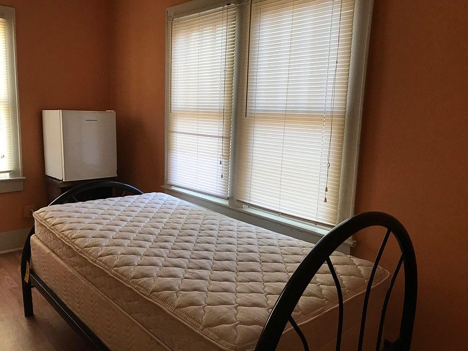 2nd image of 215 Civic St #26