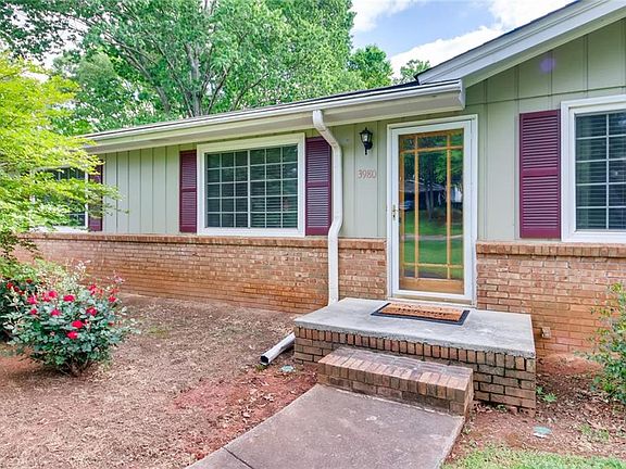 2nd image of 3980 Lake Dr SE
