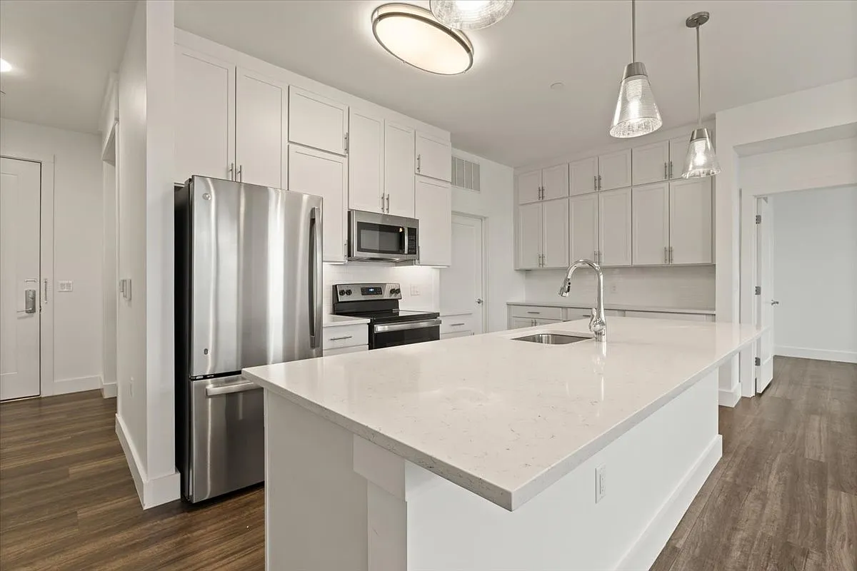 Building Photo - 450 Springfield Ave #301