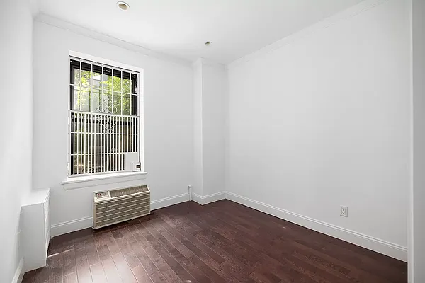 Rented by Compass | media 9