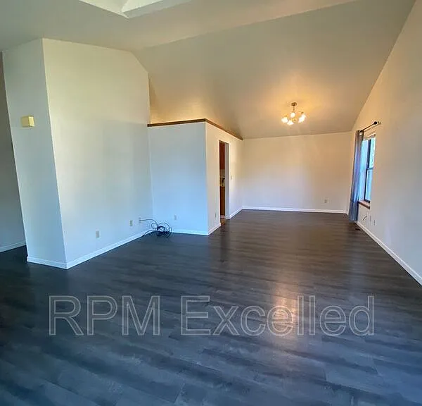 6135 36th St SE — Photo 8