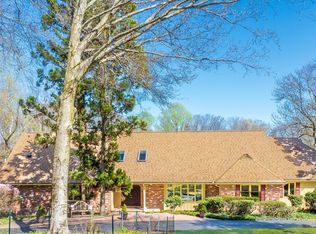 11 Tulip Tree Ln, Woodbridge, CT 06525