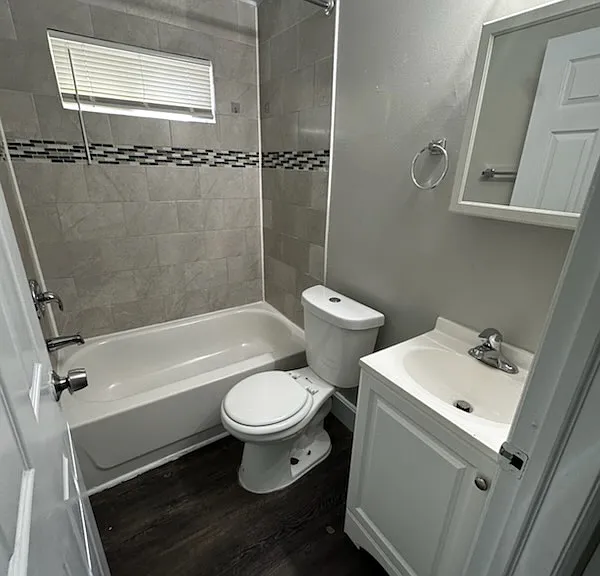 1094 S Common Rd — Photo 3