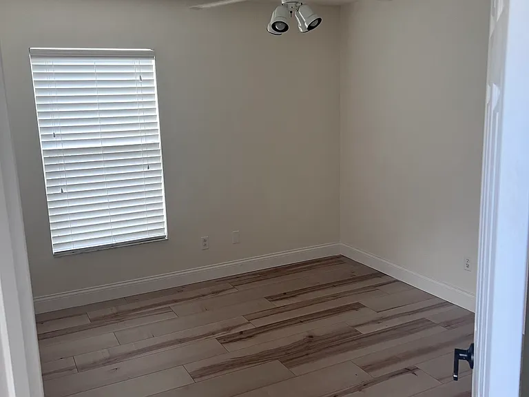 4843 14th Ave E — Photo 13