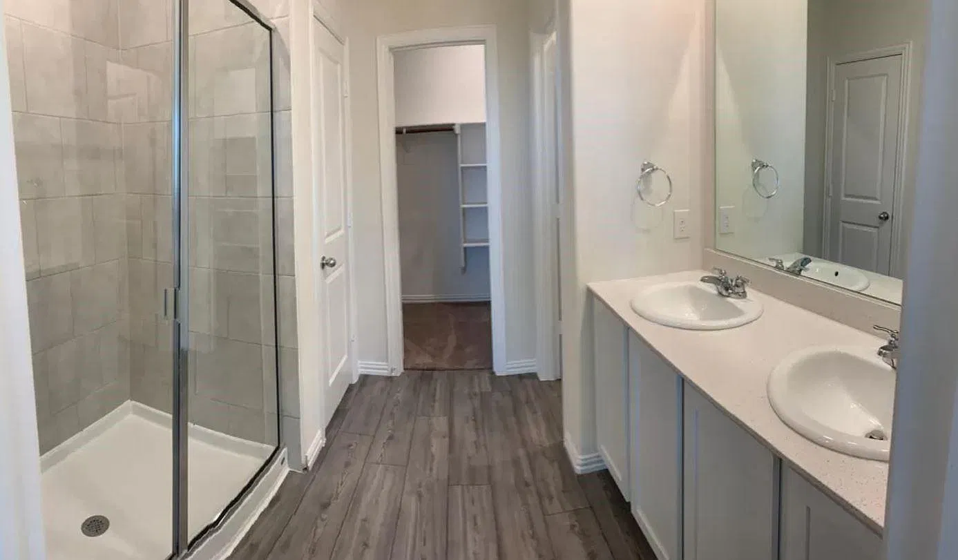 3 bed, 1442 sqft, $2,099 — Photo 1