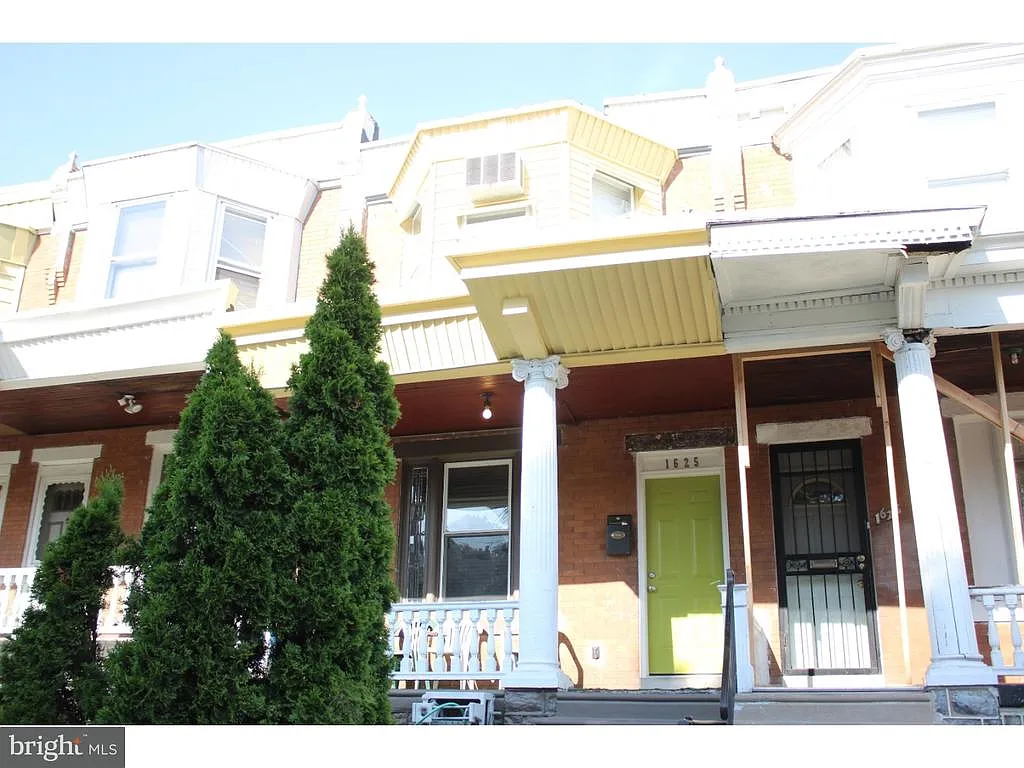 1625 N Robinson St photo 1