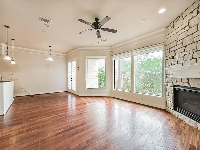 11025 Robin Hood Ct — Photo 9