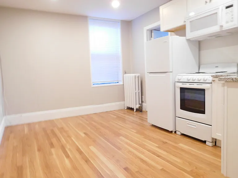 50 Park Vale Ave — Photo 14