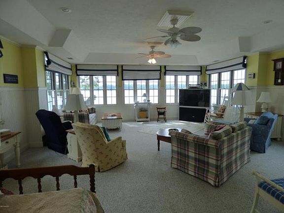 4th image of 63313 Lakeshore Dr