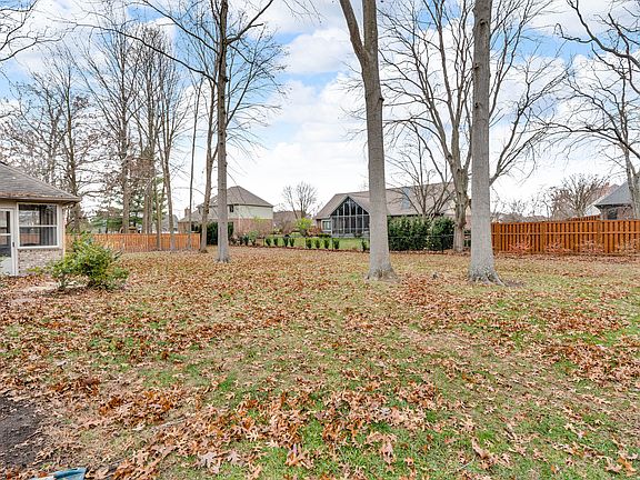 2nd image of 7574 Williamsburg Dr