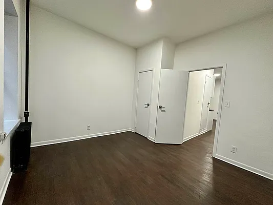 Rented by Bond New York | media 12