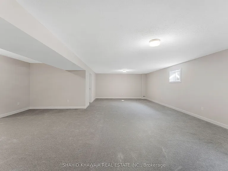 93 Hackamore Cres — Photo 35