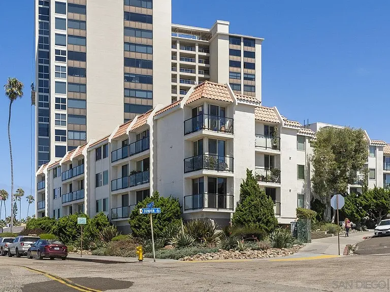 909 Coast Blvd #6 — Photo 26