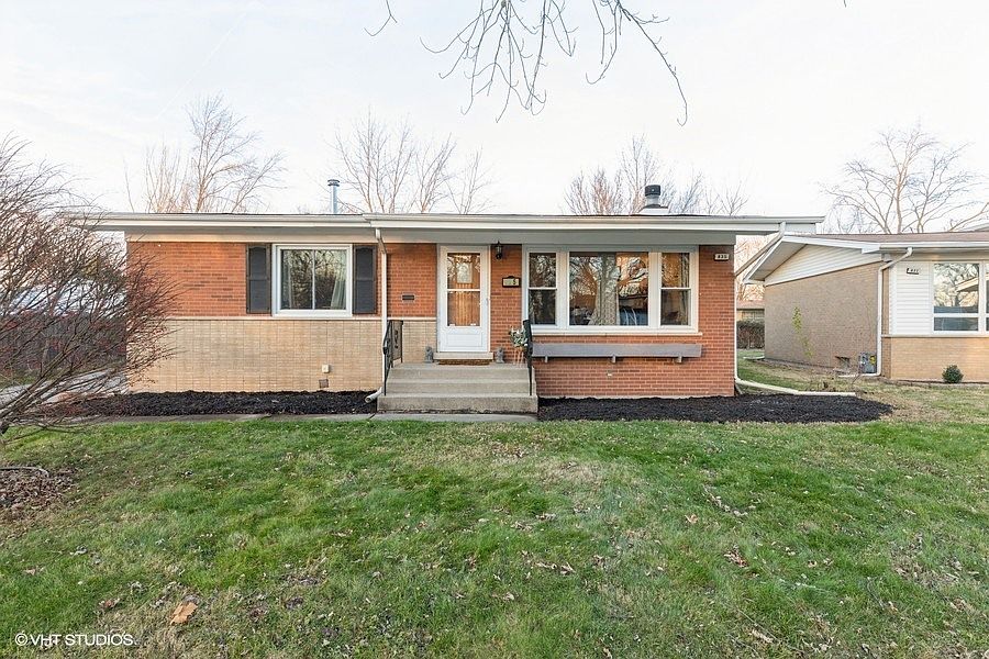 1st image of 835 W Terrace Dr