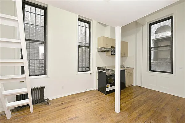 Rented by Buchbinder & Warren | media 20