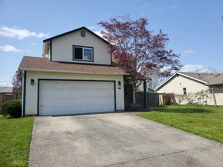 5905 Cherokee Loop SE — Photo 1