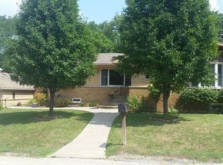 102 Spring St, Willow Springs, IL 60480