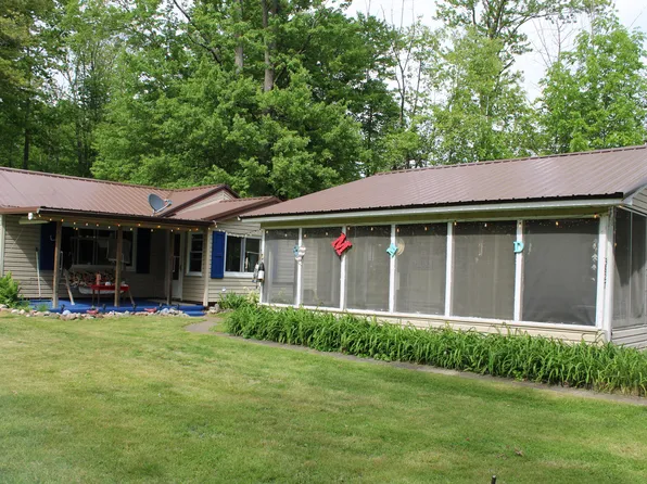 3827 Maple Ave, Lupton, MI 48635