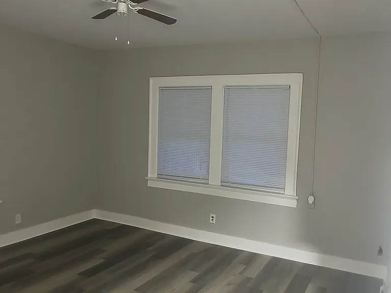 4609 E Washington St #15 — Photo 3