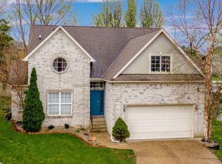 8418 Biggin Hill Ln, Louisville, KY 40220