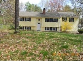 126 Old Derry Rd, Londonderry, NH 03053