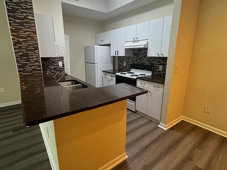 17112 Carrington Park Dr #912 — Photo 2