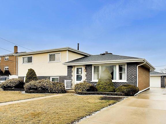 2nd image of 7944 W 82nd St