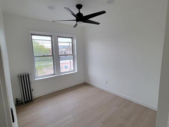 3rd image of 544-56 Market St