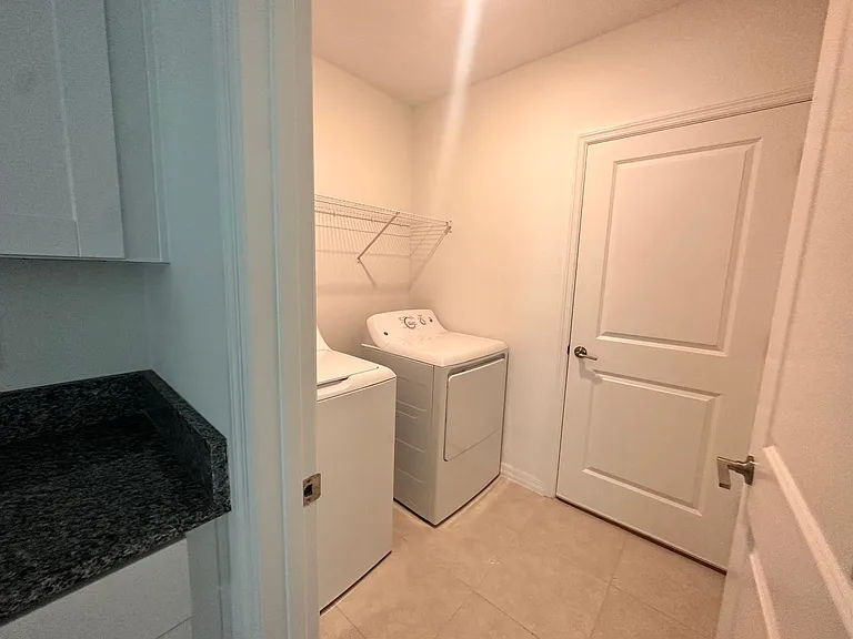 2276 Gatsby Ln — Photo 13