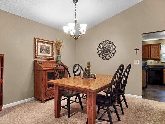 3rd image of 7700 Stonebridge Dr