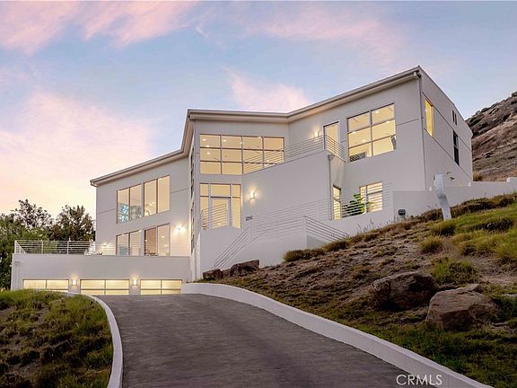 2nd image of 71 Coolwater Rd