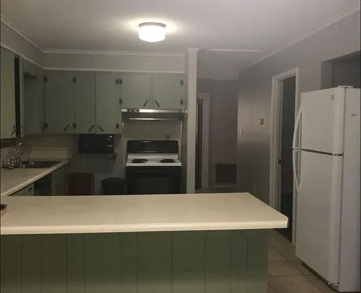 Before the new paint (walls now white)